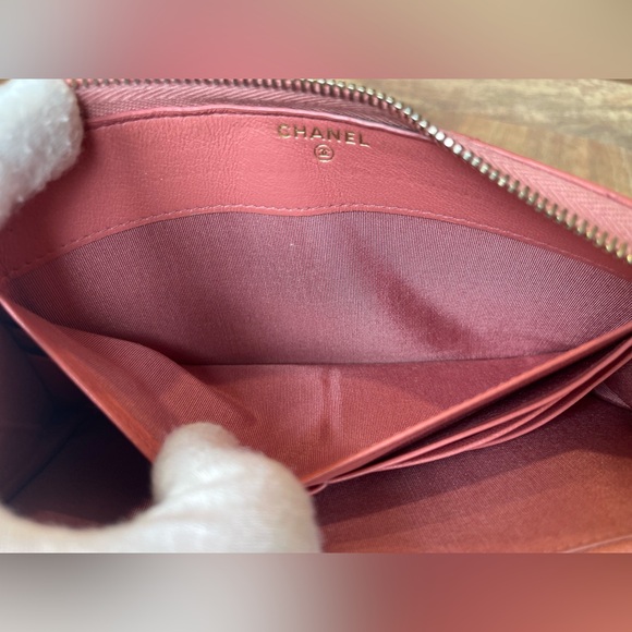 Authentic Chanel 19 Pink matelasse Lambskin Wallet - Picture 5 of 14
